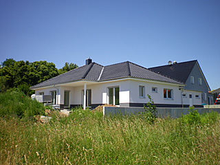 Winkelbungalow 132 / 14 / 35 mit Doppelgarage